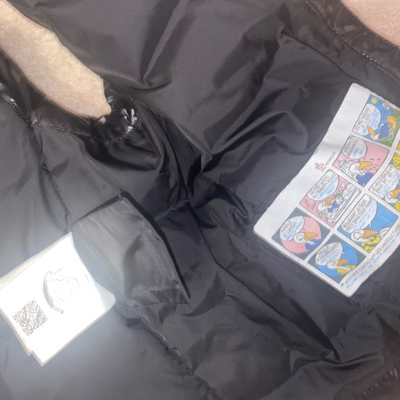 Kids size small - Picture 3 of 4